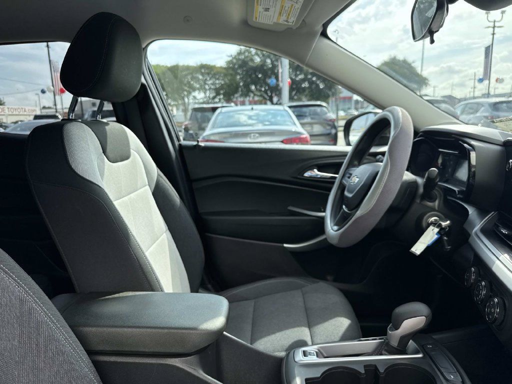 Used 2024 Chevrolet Trax LS FWD image 10