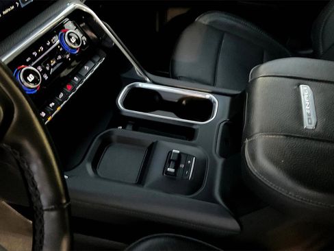 Used 2024 GMC Sierra 2500 Denali w/ Denali Reserve Package image 15