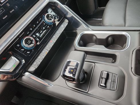 Used 2024 GMC Sierra 1500 Denali AWD/4WD image 26