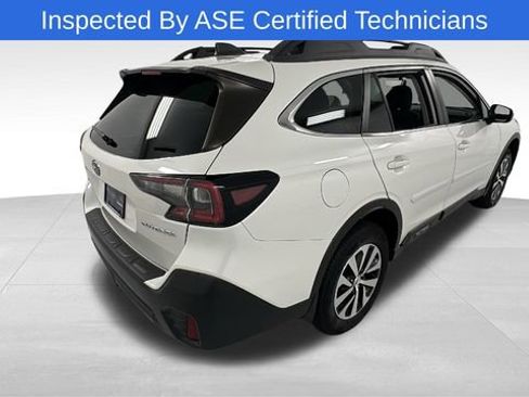 Used 2022 Subaru Outback Premium image 3
