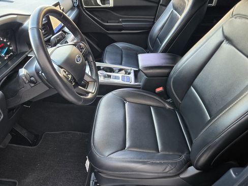 Certified 2020 Ford Explorer XLT w/ Equipment Group 202A image 8