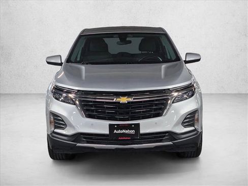 Used 2022 Chevrolet Equinox LT image 2