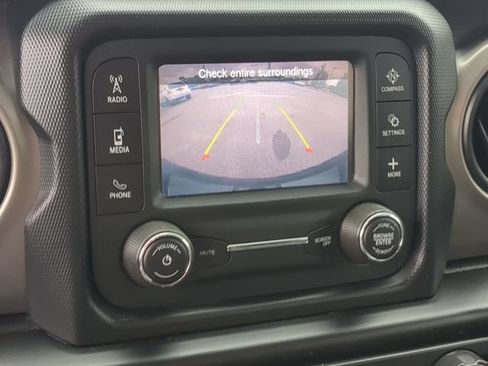 Used 2020 Jeep Wrangler Sport AWD/4WD image 22