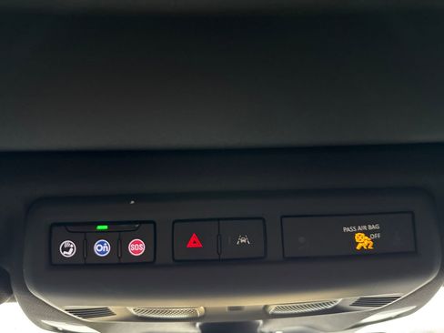 Used 2025 Chevrolet Corvette Stingray Coupe w/ 1LT image 33