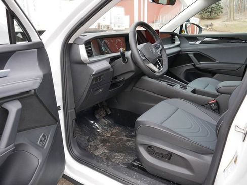 New 2026 Volkswagen Tiguan SE AWD/4WD image 7