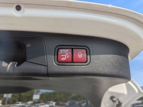 Used 2021 Mercedes-Benz GLA 250 4MATIC image 44
