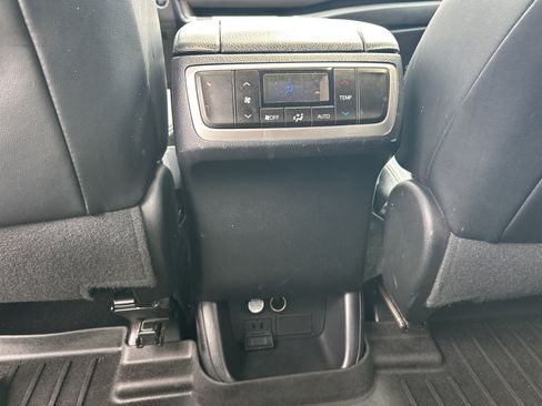 Used 2015 Toyota Highlander XLE FWD image 23