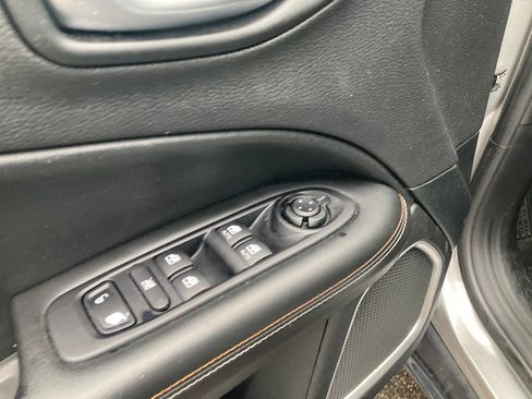 Used 2019 Jeep Compass Latitude AWD/4WD image 14