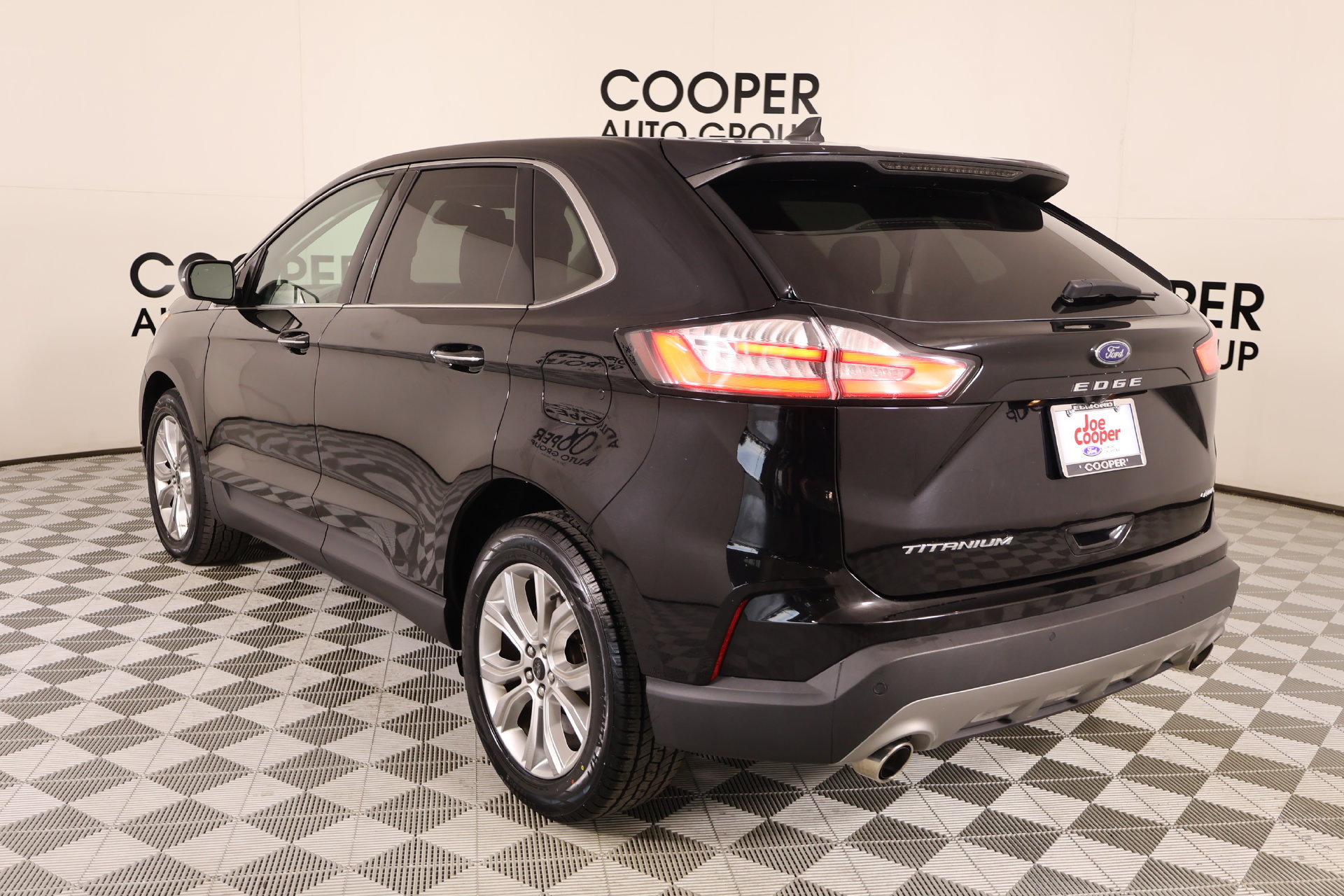 Used 2024 Ford Edge Titanium AWD/4WD image 22