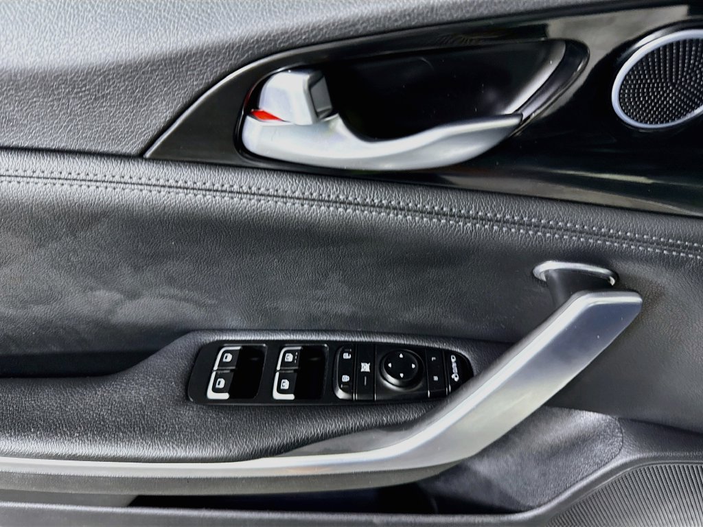 Used 2019 Kia Stinger RWD image 22