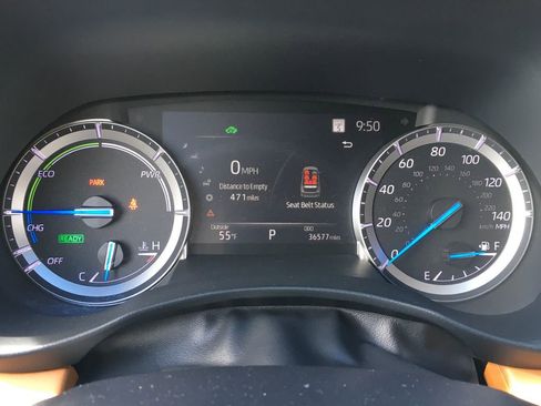 Used 2022 Toyota Highlander Platinum AWD/4WD image 2