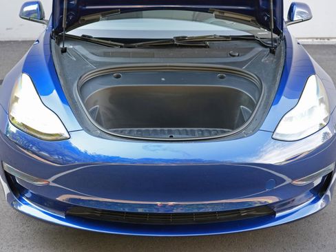 Used 2023 Tesla Model 3 Standard Range RWD image 8