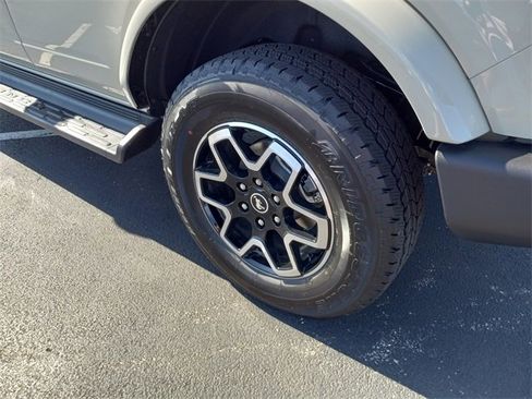 New 2025 Ford Bronco Outer Banks image 10
