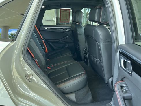 Used 2023 Porsche Macan Turbo AWD/4WD image 28