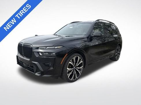 Used 2023 BMW X7 xDrive40i w/ M Sport Package AWD/4WD image 8