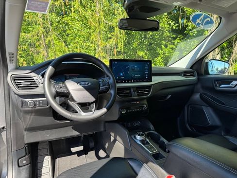 Used 2024 Ford Escape Platinum AWD/4WD image 10