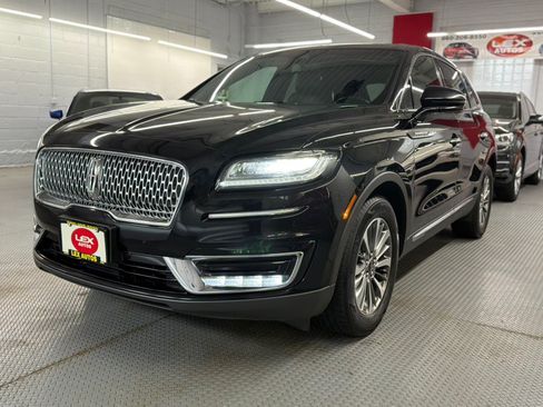 Used 2019 Lincoln Nautilus Reserve AWD/4WD image 2