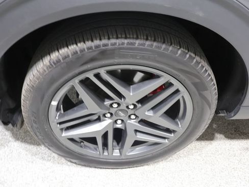 Used 2025 Ford Explorer ST-Line w/ ST-Line Street Pack AWD/4WD image 9