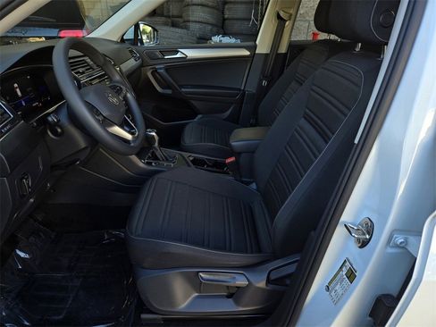 Used 2022 Volkswagen Tiguan S image 17