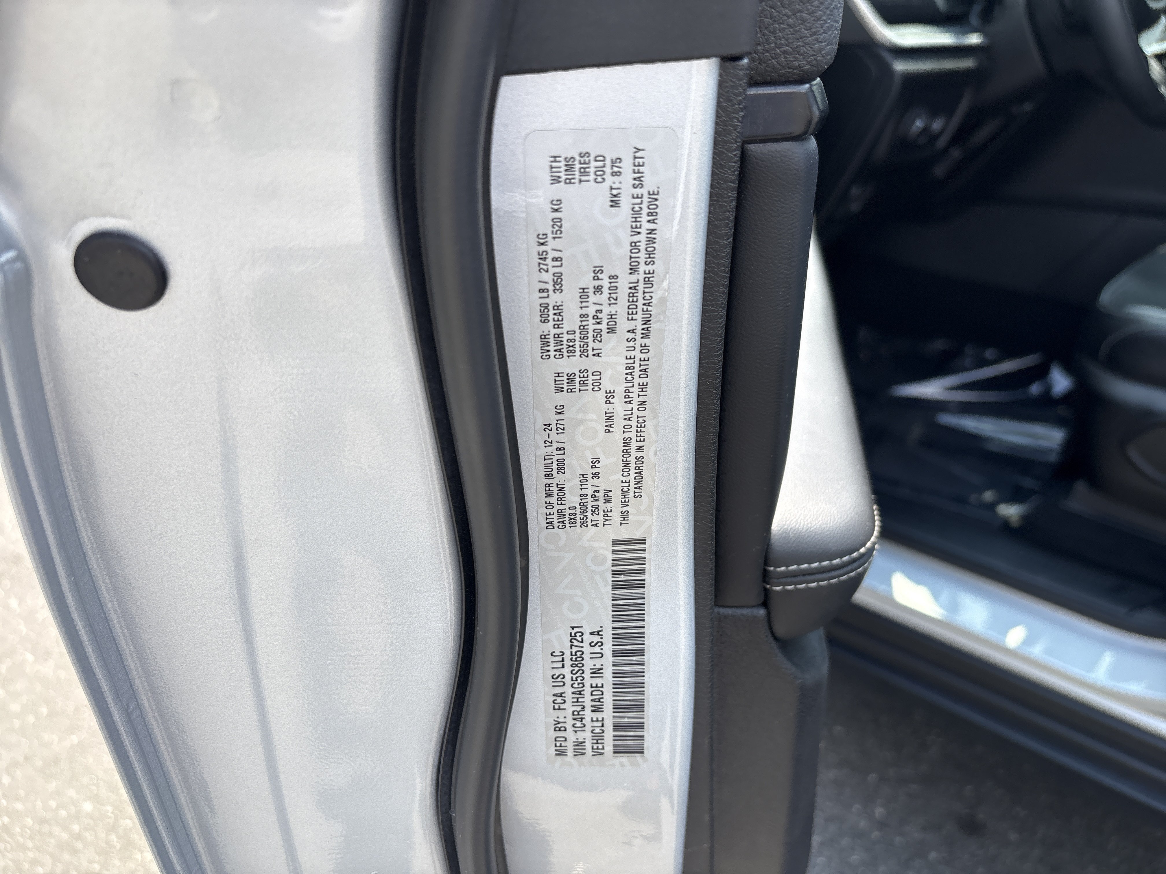 Used 2025 Jeep Grand Cherokee Altitude AWD/4WD image 35