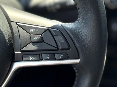 Used 2018 Nissan Rogue SV image 23