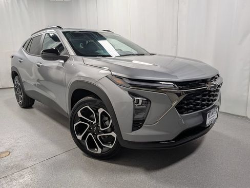 New 2026 Chevrolet Trax RS w/ Sunroof Package FWD image 2