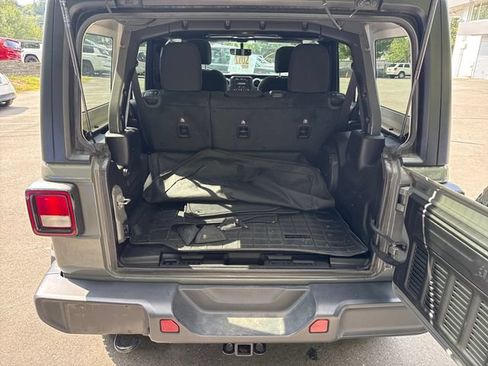 Used 2020 Jeep Wrangler Unlimited Sahara AWD/4WD image 12