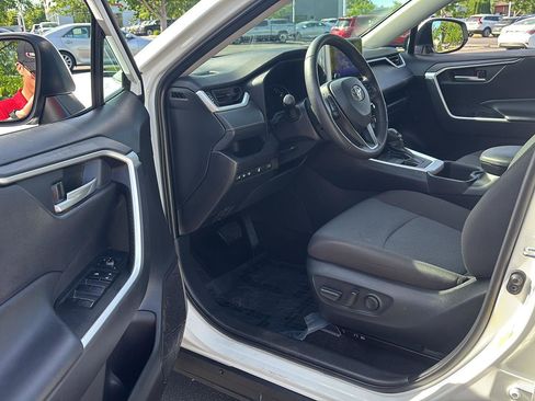 Used 2025 Toyota RAV4 XLE w/ Convenience Package AWD/4WD image 2