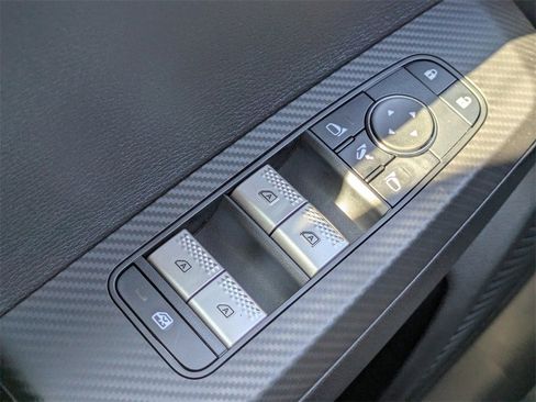 New 2025 Mitsubishi Outlander SEL image 25