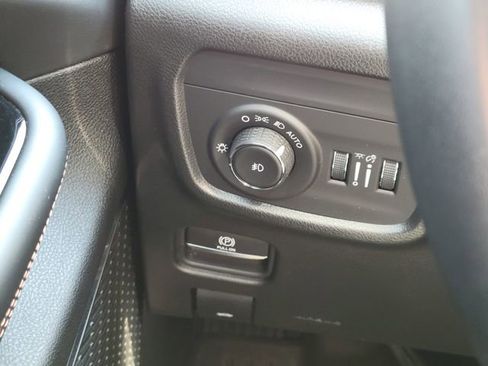 Used 2023 Jeep Grand Cherokee Summit w/ Adv Protech Group IV AWD/4WD image 14