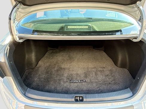 Used 2021 Toyota Corolla SE w/ Carpet Mat Package (TMS) image 24