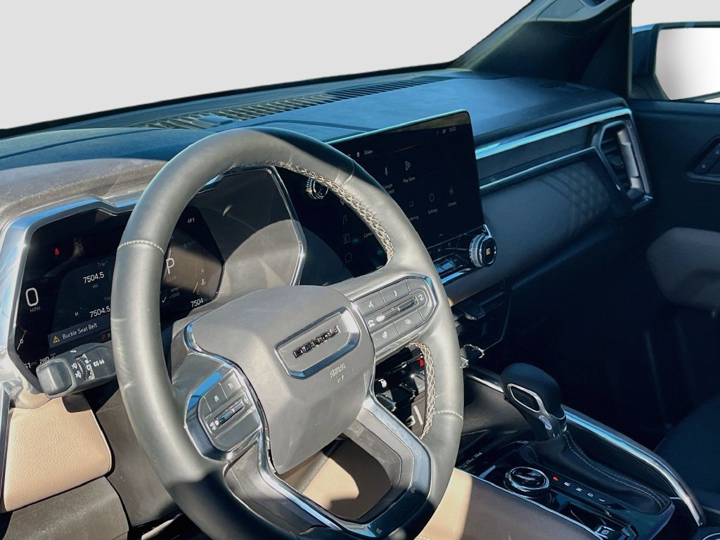 Used 2024 GMC Canyon Denali AWD/4WD image 9