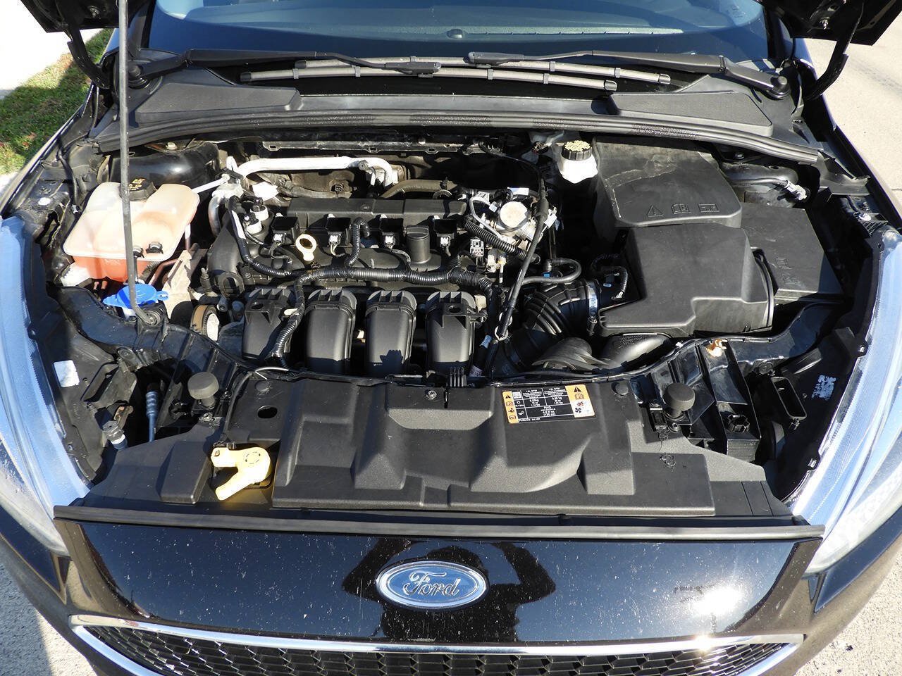 Used 2018 Ford Focus SE w/ Cold Weather Package FWD image 39
