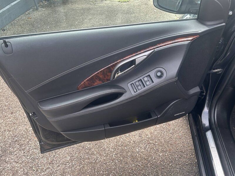 Used 2013 Buick LaCrosse Premium FWD image 32