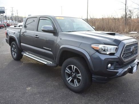Used 2019 Toyota Tacoma TRD Sport image 10