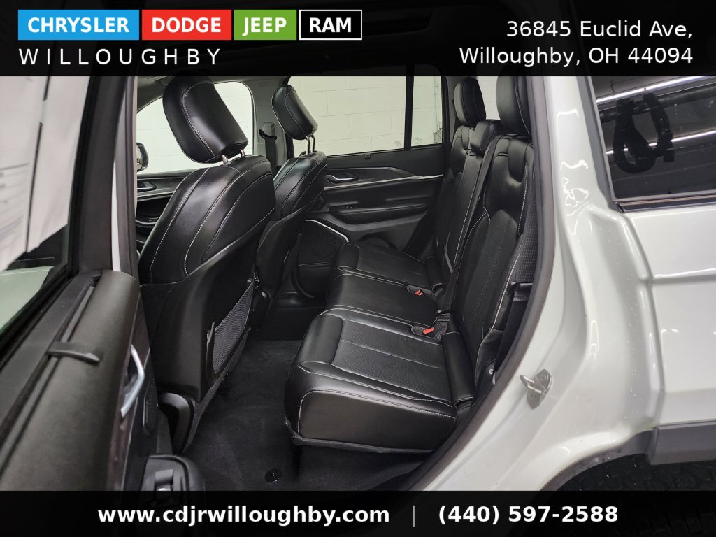 Used 2023 Jeep Grand Cherokee Limited w/ Luxury Tech Group II AWD/4WD image 29