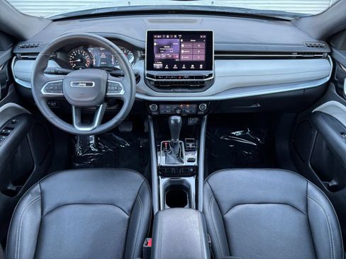 Used 2025 Jeep Compass Limited AWD/4WD image 34