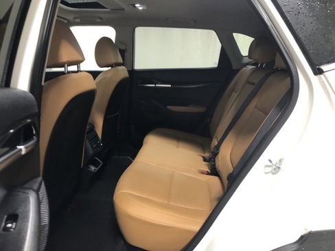 Used 2024 Kia Seltos EX image 16