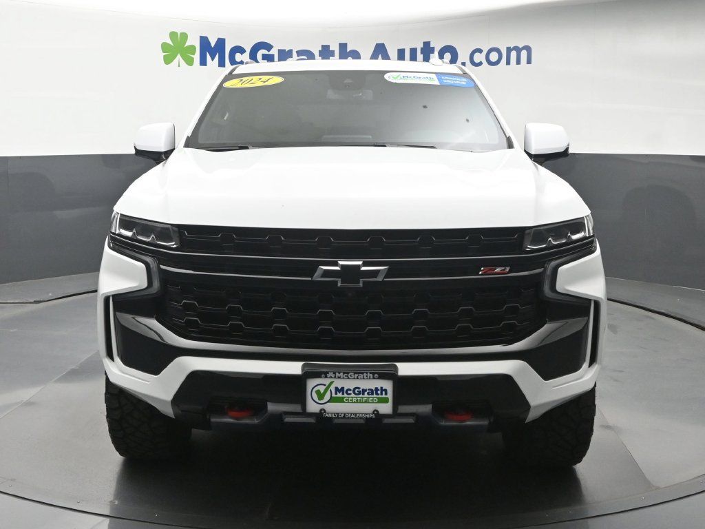 Used 2024 Chevrolet Suburban Z71 w/ Luxury Package AWD/4WD image 6