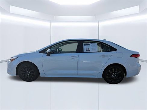 Used 2025 Toyota Corolla LE image 7