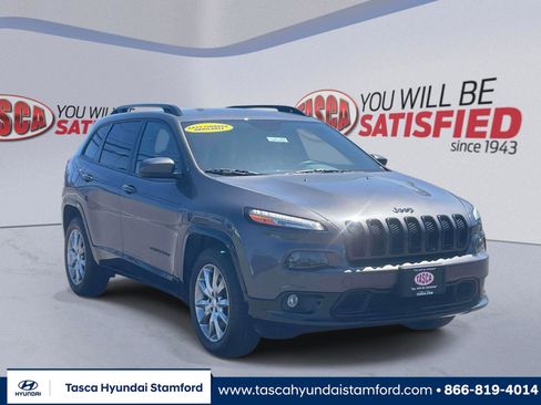 Used 2018 Jeep Cherokee Latitude AWD/4WD image 1