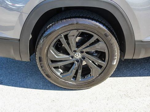 Used 2022 Volkswagen Atlas SE w/ Black Wheel Package image 10