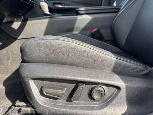 Used 2025 Toyota Camry SE image 14