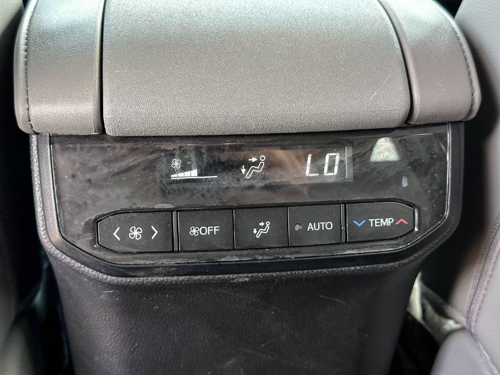 Certified 2025 Toyota Highlander XLE FWD image 22