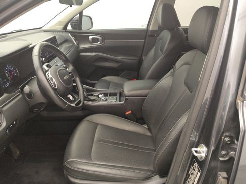 Used 2022 Kia Sorento S FWD image 17