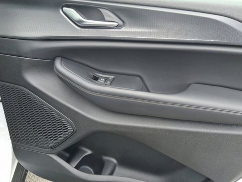 Used 2023 Jeep Grand Cherokee Laredo w/ Luxury Tech Group I image 10