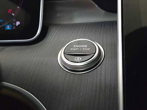 Certified 2025 Mercedes-Benz C 300 4MATIC Sedan image 35