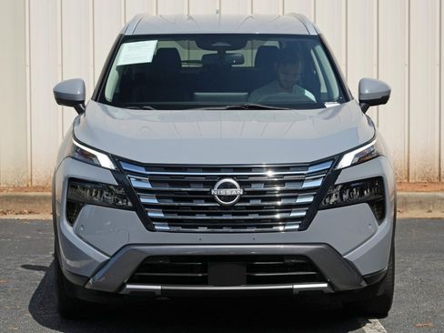 Used 2024 Nissan Rogue SL AWD/4WD image 43