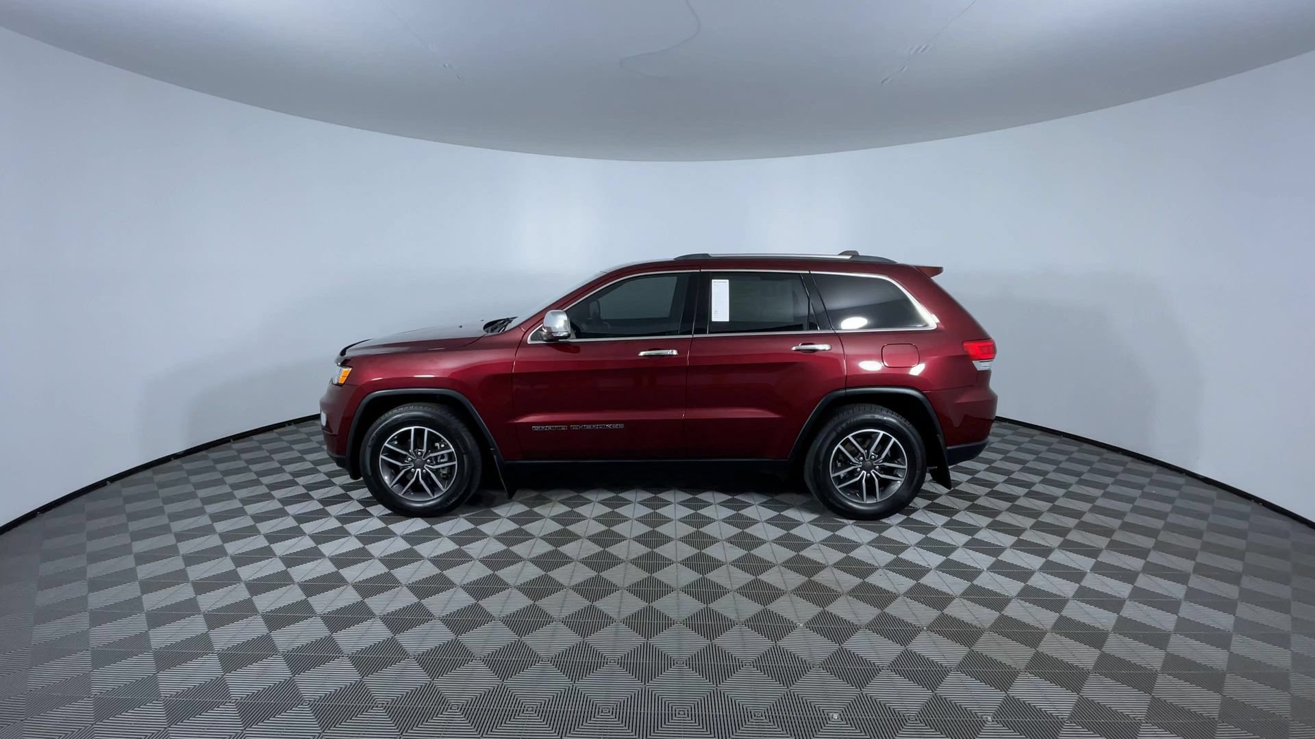 Used 2019 Jeep Grand Cherokee Limited w/ Trailer Tow Group IV AWD/4WD image 5