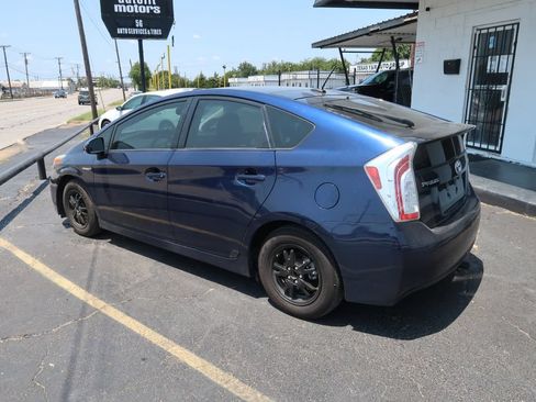Used 2015 Toyota Prius Four w/ Deluxe Solar Roof Package FWD image 4